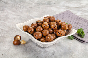 Sweet macadamia nut in the bowl