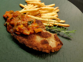 Wiener Schnitzel mit Pommes frites
