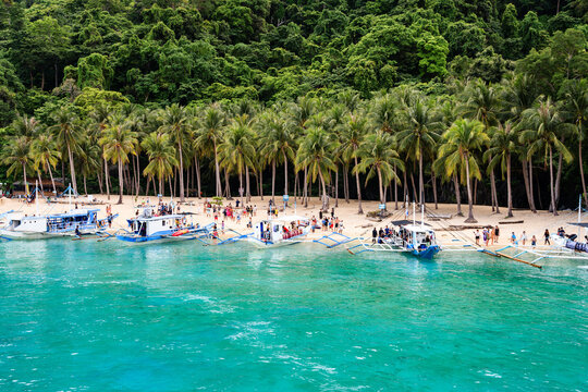 Seven commandos beach full of people, El Nido, Philippines