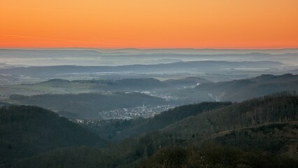 Sonnenuntergang bei Inversionswetterlage