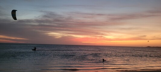 Naturaleza: aventura en una noche escarlata