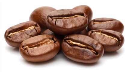 Obraz premium Close-Up of Rich Coffee Beans on a White Background