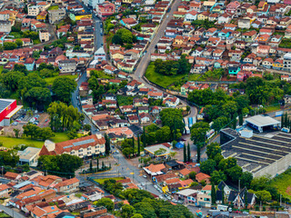 Imagem aérea da cidade de Paraisópolis em Minas Gerais na região da Serra da Mantiqueira.