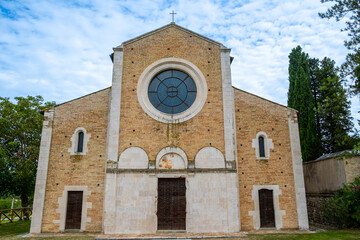 Chiesa di Santa Maria di Ronzano. Castel Castagna, Teramo, Abruzzo, Italy, Europe.