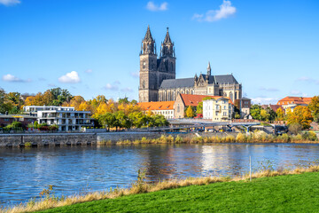 Obraz premium Blick auf den Dom in Magdeburg, Sachsen Anhalt, Deutschland 