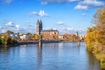 Obraz premium Blick auf den Dom in Magdeburg, Sachsen Anhalt, Deutschland 