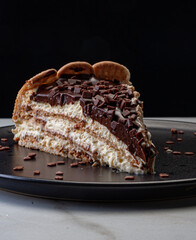 Torta alemã, a base de chocolate, creme e base de bolacha