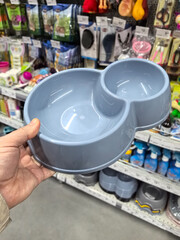Unique double compartment pet bowl perfect for mealtime organization