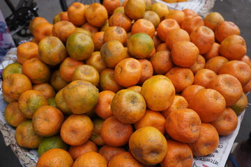 Fresh oranges in the fruit market