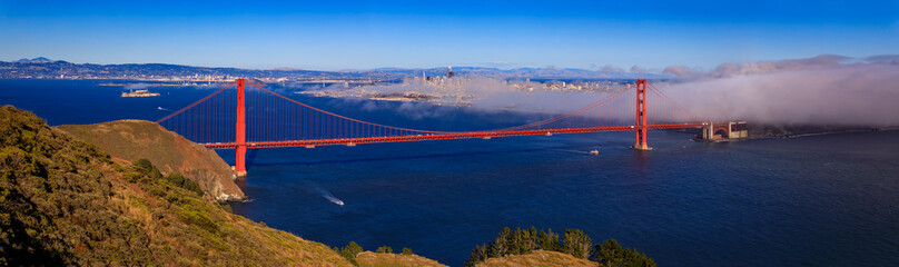 Panorama of the Golden Gate bridge, Karl the fog over the San Francisco skyline