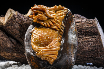 Jade and agate crafts beautifully carved using traditional techniques