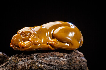 Jade and agate crafts beautifully carved using traditional techniques