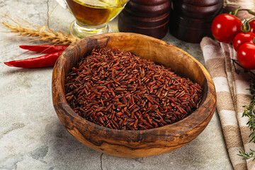 Red raw dry rice gor cooking