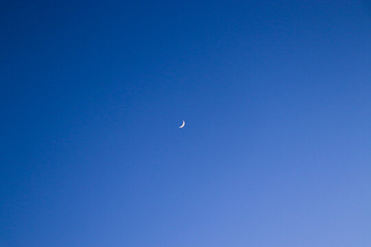 Moon and Venus in the evening sky.