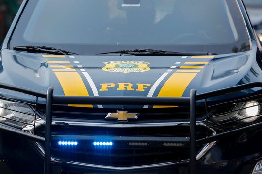 police car description detail - in Portuguese: policia rodoviaria federal