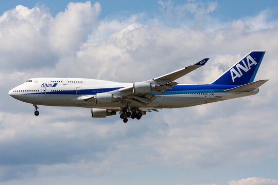 Frankfurt am Main, Germany - July 26, 2009: Japanese All Nippon Airways ANA Boeing 747-400 with registration JA8097 on final for Frankfurt Airport