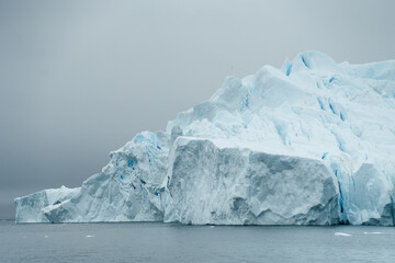 Große Eisberge und Gletscher in Grönland bei Ilulissat in der Diskobucht
