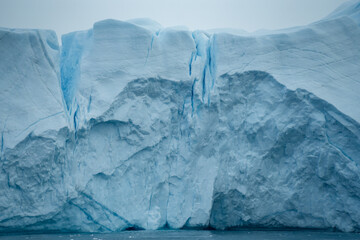 Große Eisberge und Gletscher in Grönland bei Ilulissat in der Diskobucht