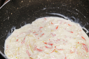 カニカマのホワイトソース作り