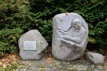Monument to poet and translator Sam Simkin in Zelenogradsk, Kaliningrad region