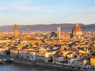 Obraz premium Aerial drone video of the skyline in the old city center of Florence in Tuscany, Italy.