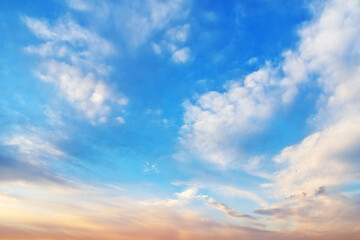 Fototapeta premium Sky background. Streaks of clouds durng sunset.