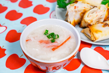 白い中華スープ