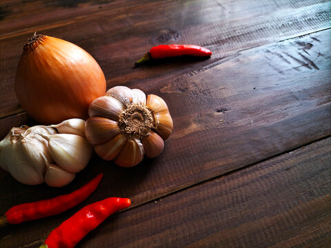 garlic and chili pepper