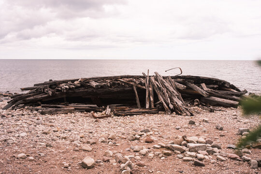 Altes Schiffswrack an der K&uuml;ste &Ouml;land Schweden