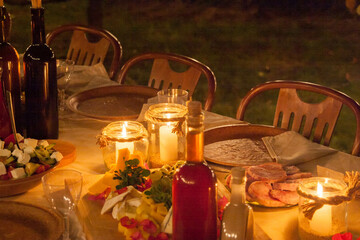 Romantic photo of a wedding table.