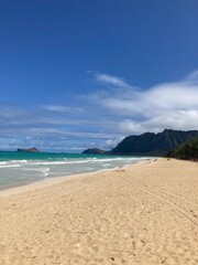 Beachfront Mountain view in Hawaii
