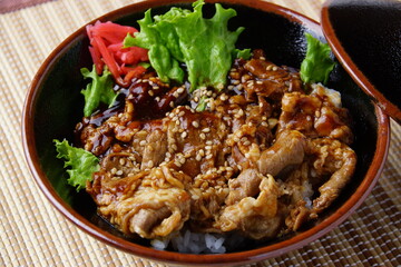 カルビ牛丼