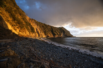 夕陽があたる洗顔門ビーチ