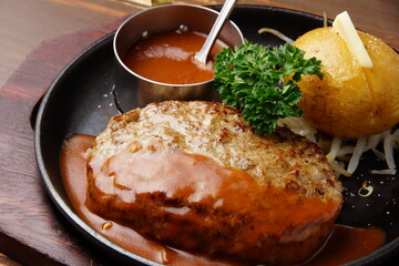 デミグラスハンバーグ