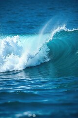 Obraz premium Turbulent blue water, frothy white wave crests, marine, texture, dramatic