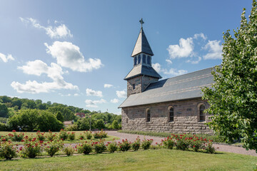 Kleine Kirche von Gudhjem auf der Insel Bornholm