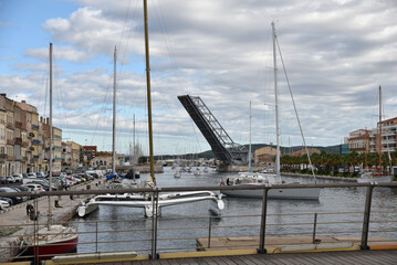 Passerelle et pont-levant à Sète. France