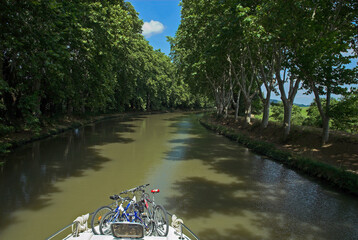 Péniche de tourisme. Canal du Midi, 11, Aude, France