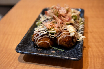 鰹節とマヨネーズの「たこ焼き」