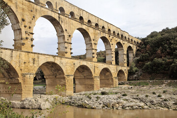 Exploring the grandeur of Pont du Gard aqueduct bridge in France