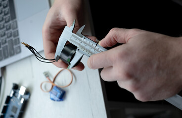Precision measurement using vernier caliper