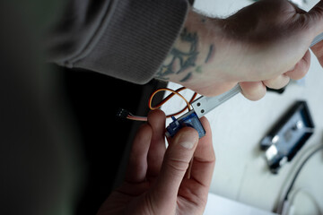 Measuring object dimensions with caliper