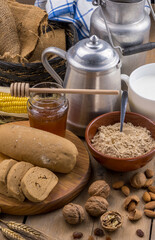Leche y gofio amasado con miel, almendras y pasas