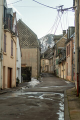 Les rues de la ville du Mont-Dore en Auvergne vers le Puy de Sancy