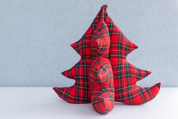 decora&ccedil;&otilde;es douradas e vermelhas, tradi&ccedil;&atilde;o crist&atilde; no natal, luz, brilho, aconchego, tradi&ccedil;&atilde;o, natal
decora&ccedil;&atilde;o de natal