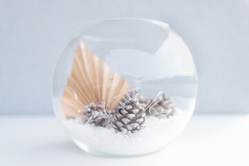 decora&ccedil;&otilde;es douradas e vermelhas, tradi&ccedil;&atilde;o crist&atilde; no natal, luz, brilho, aconchego, tradi&ccedil;&atilde;o, natal
decora&ccedil;&atilde;o de natal