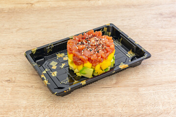 The main ingredient in fish tartare is, of course, fresh fish. Varieties such as salmon, tuna, swordfish, sea bass or sea bream are usually used