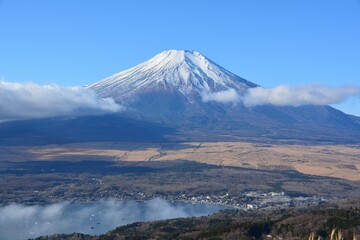 Fototapeta premium 大平山山頂から見た富士山と山中湖