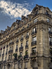 Fototapeta premium Elegant Parisian Architecture Under a Clear Sky in Europe During 2024