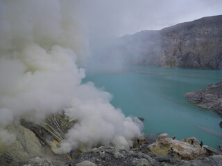 Bali, Indonésie, île, plage, mer, océan, sable, tropical, exotique, Asie du Sud-Est, voyage, tourisme, vacances, détente, soleil, paysage, nature, eau turquoise, palmiers, coucher de soleil, Ubud, Kut